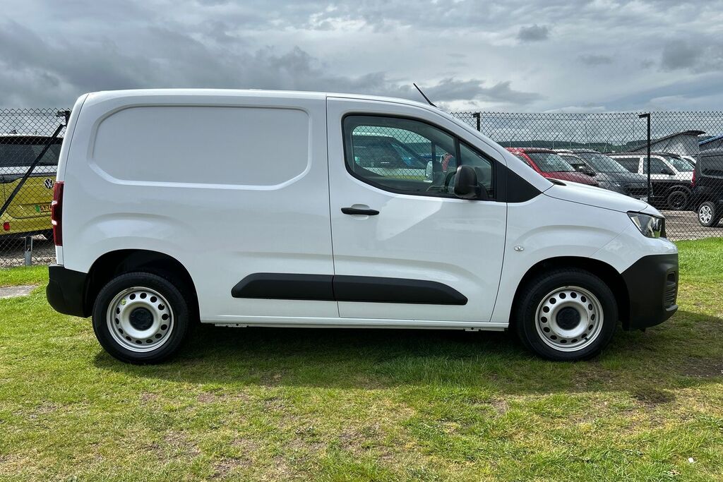 Peugeot Partner 1000 1.5 Bluehdi 100 Professional Premium Van CJ23KJO White #4