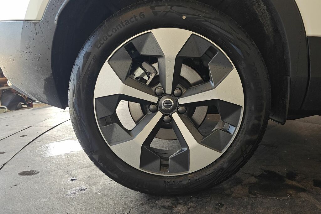 Volvo XC40 Plus, B3 Mild Hybrid, Dark White #5