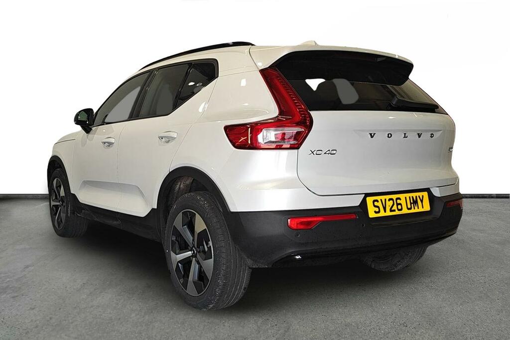 Volvo XC40 Plus, B3 Mild Hybrid, Dark White #3