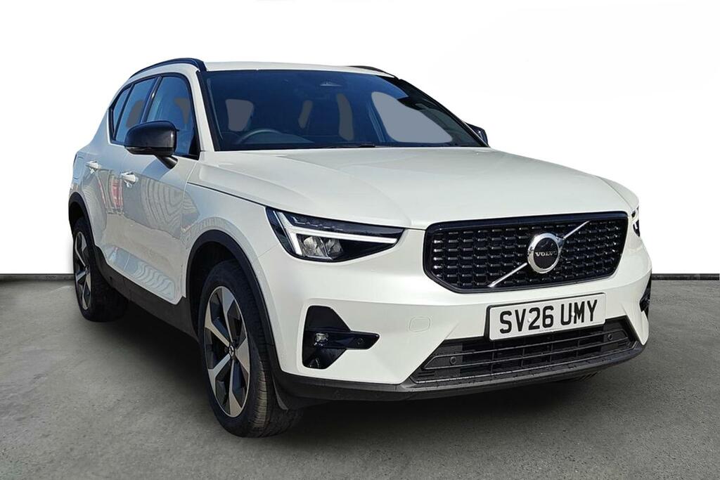 Volvo XC40 Plus, B3 Mild Hybrid, Dark White