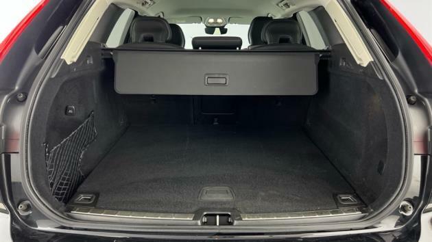 Volvo XC60 Plus, B4 Mild Hybrid, Dark YY23NVK Black #5