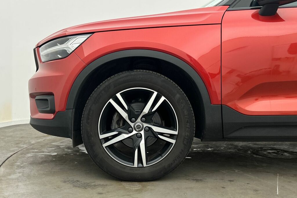 Volvo XC40 T3 R-design Red #5