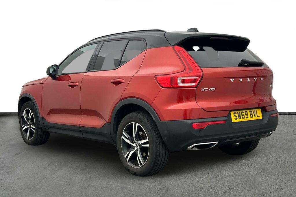 Volvo XC40 T3 R-design Red #3