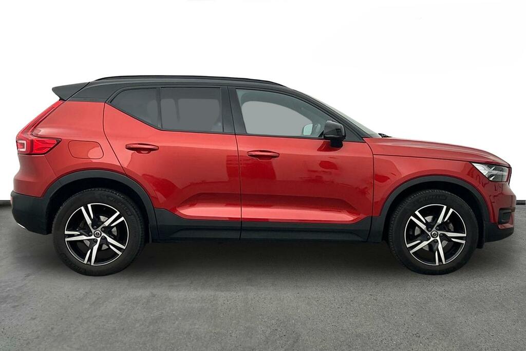 Volvo XC40 T3 R-design Red #4
