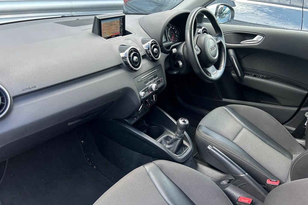 Audi A1 Sport 1.0 Tfsi 95 Ps 5 Speed White #4