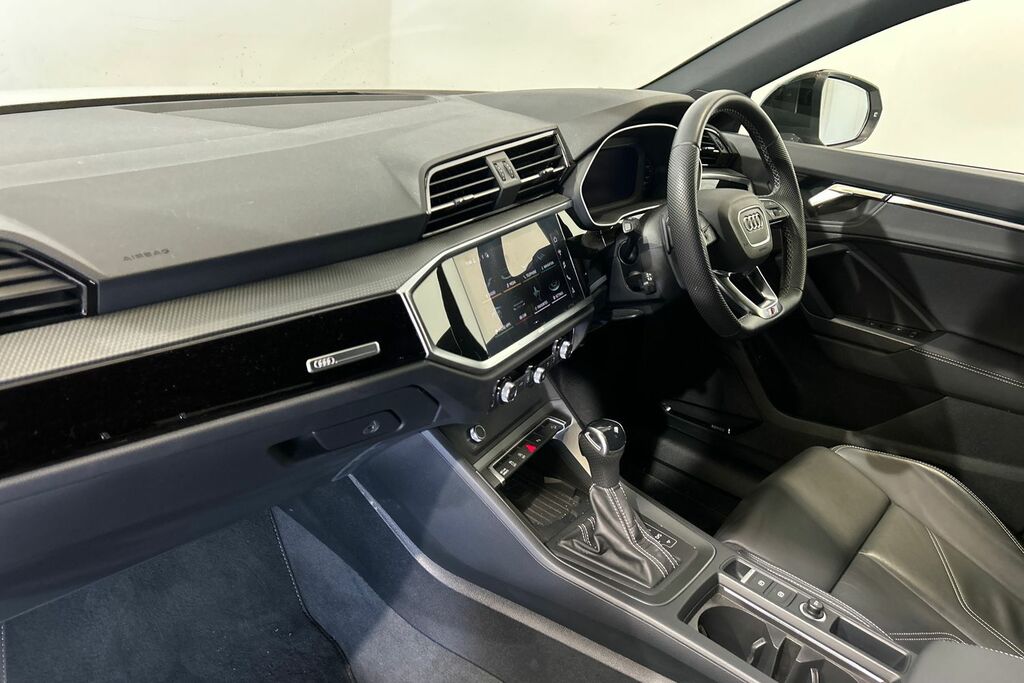 Audi Q3 Black Edition 35 Tdi 150 Ps S Tronic White #2