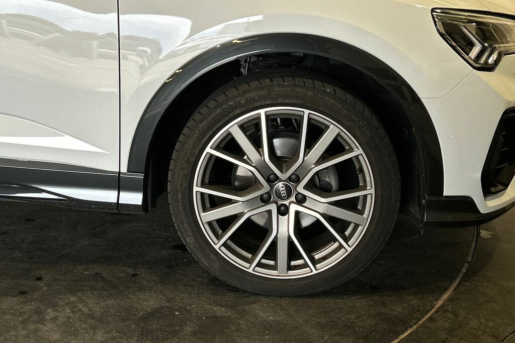 Audi Q3 Black Edition 35 Tdi 150 Ps S Tronic White #5