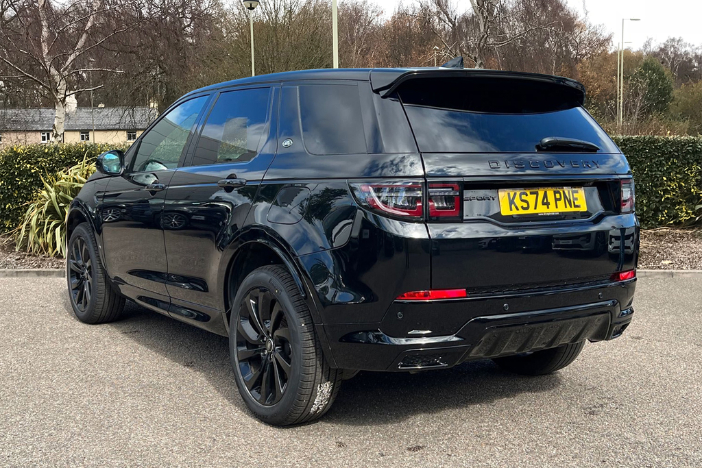 Land Rover Discovery Sport P270e Dynamic Hse Black #4