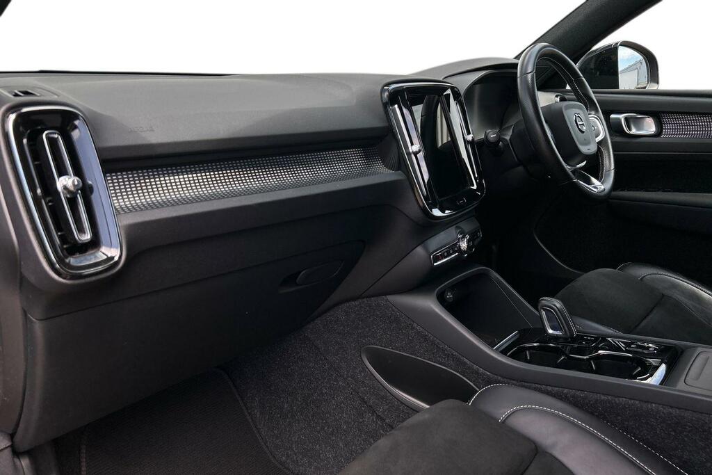 Volvo XC40 R-design, B4 Mild Hybrid FY70OER Black #2