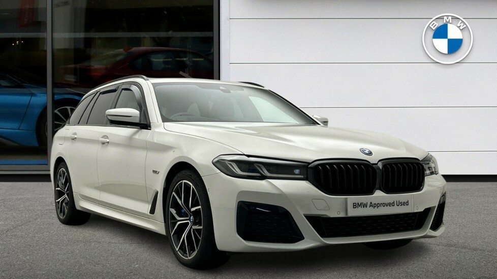 BMW 5 Series 530E M Sport Touring White