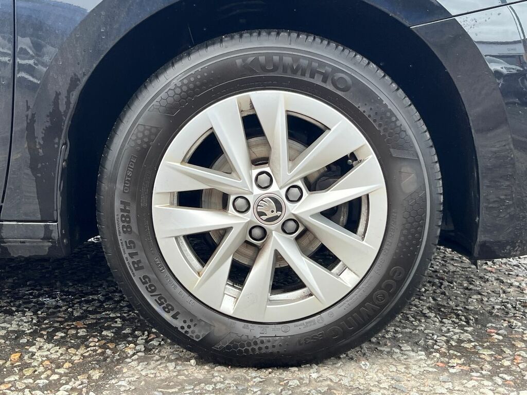 Skoda Fabia 1.0 Mpi 80 Se Comfort Black #5