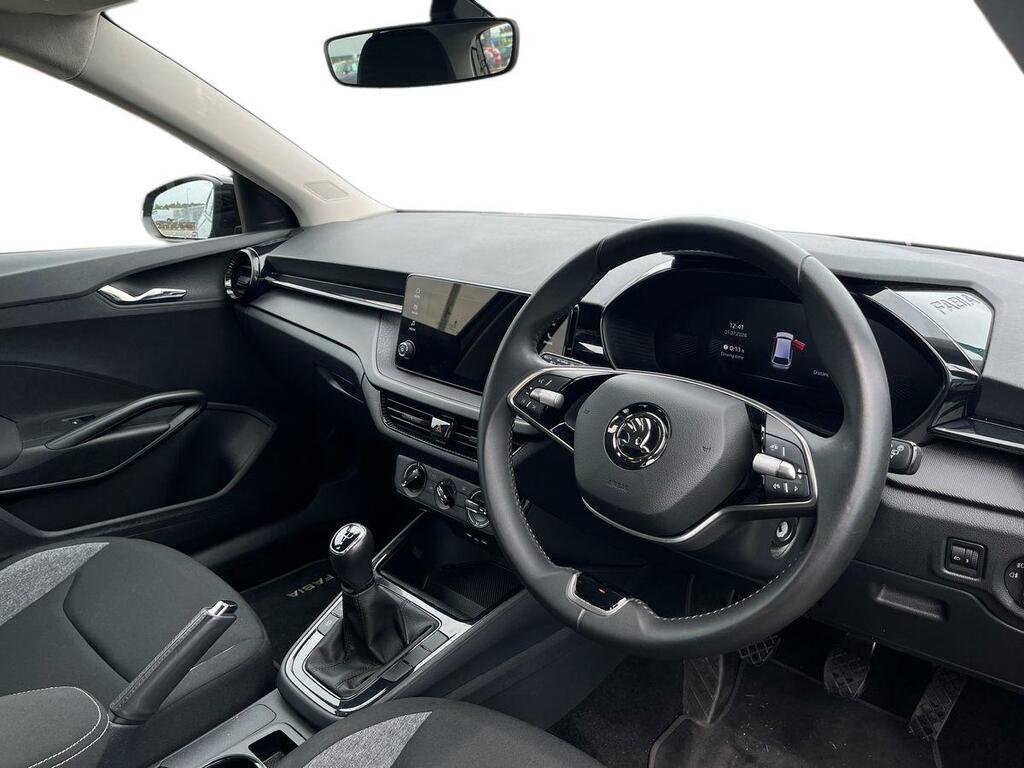 Skoda Fabia 1.0 Mpi 80 Se Comfort Black #6