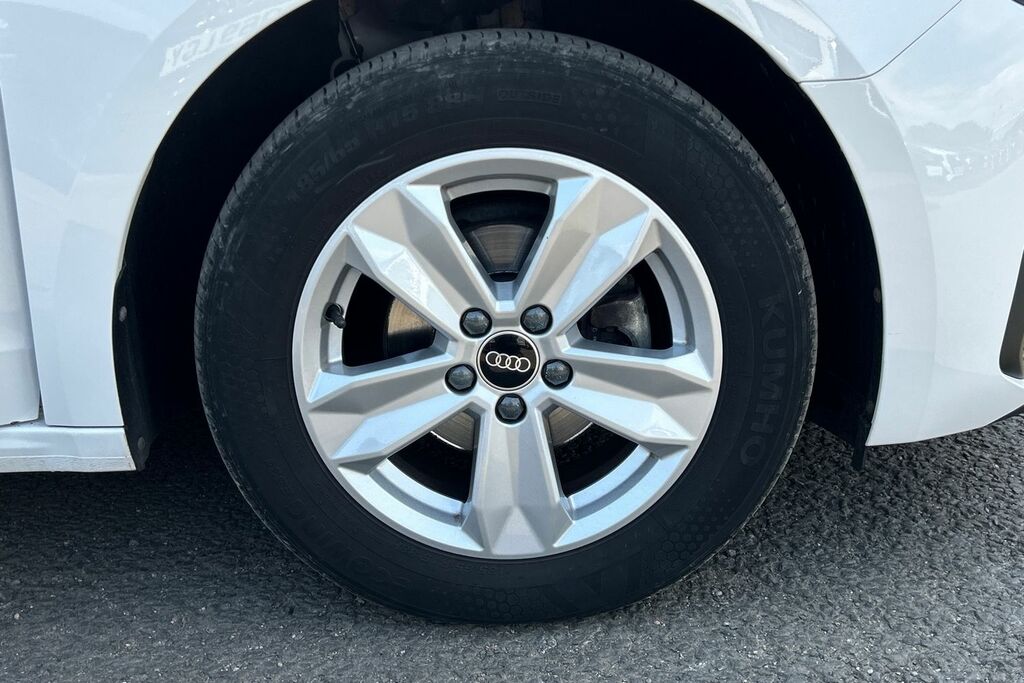 Audi A1 Technik 25 Tfsi 95 Ps 5-Speed ST72UUC White #5