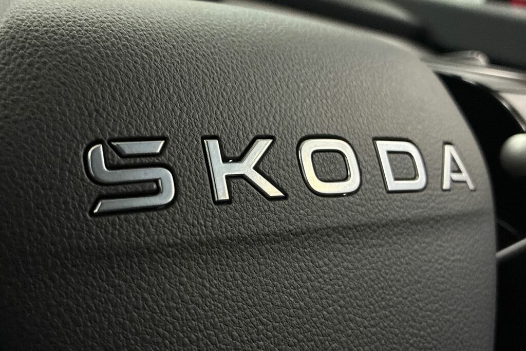 Skoda ENYAQ Estate Black #23
