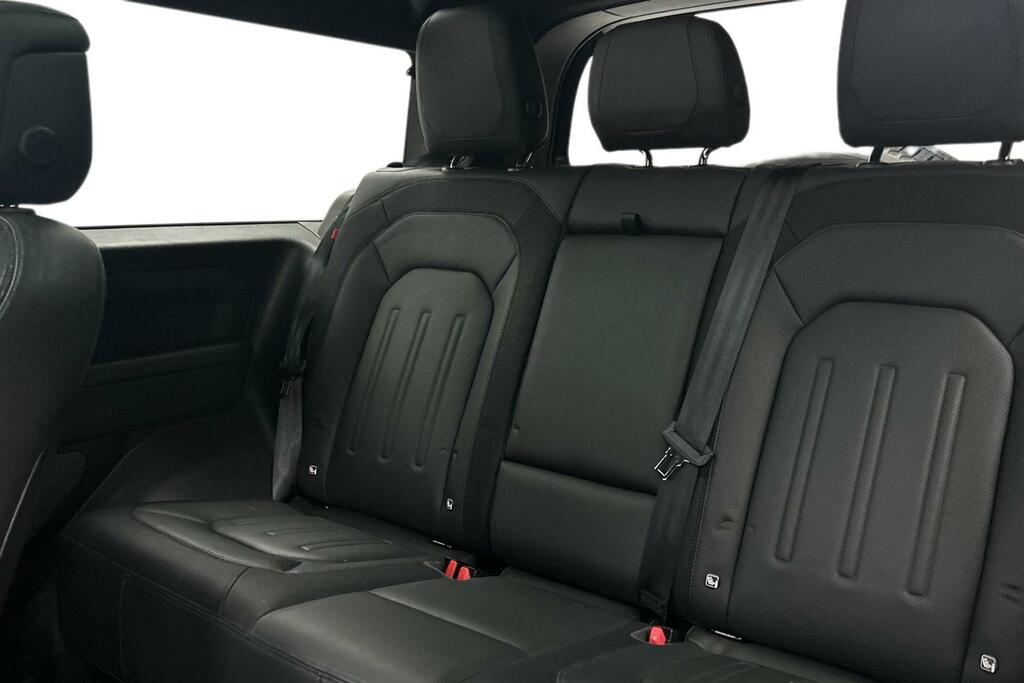 Land Rover Defender 90 D250 X-dynamic Hse Black #4