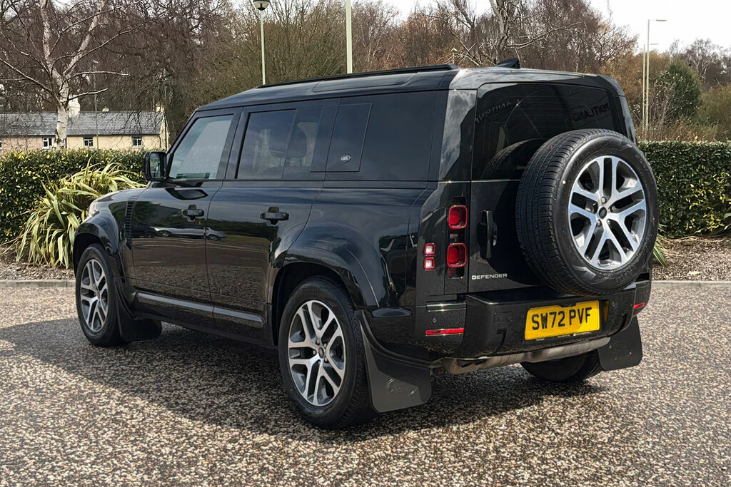 Land Rover Defender 110 D250 Xs Edition Black #2