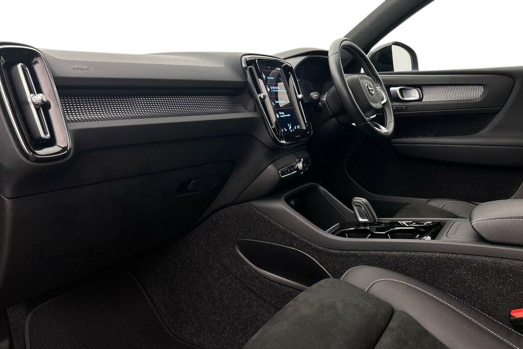 Volvo XC40 R-design Pro, B4 Mild Hybrid SB70JGV Silver #2