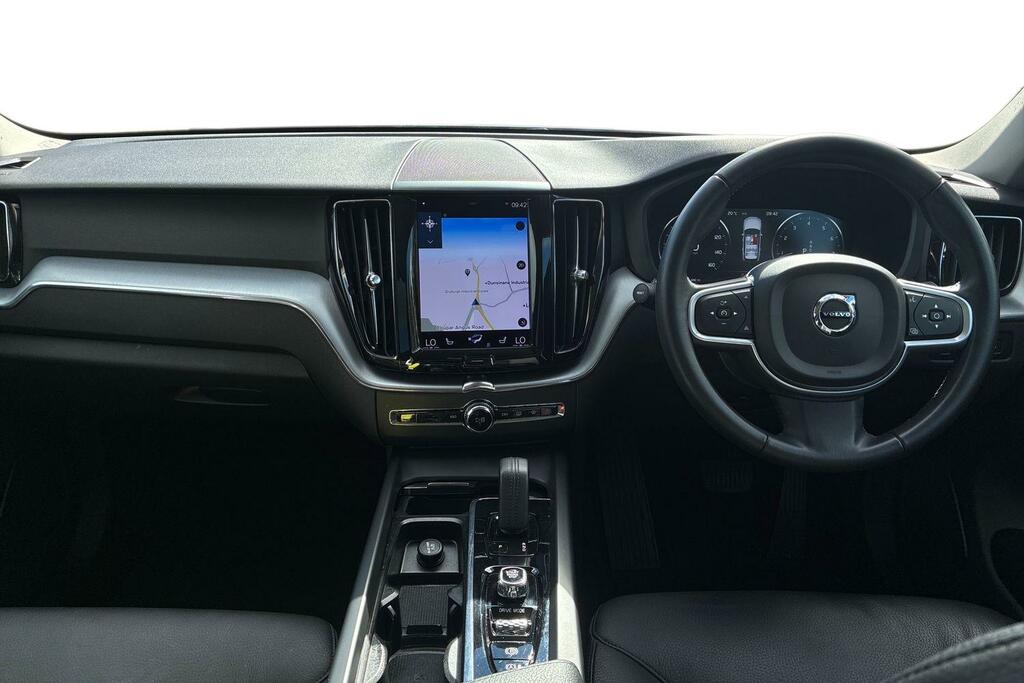 Volvo XC60 Momentum, B5 Mild Hybrid Black #6
