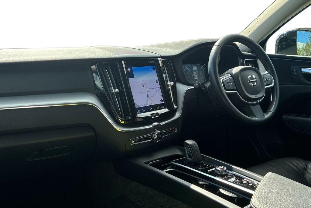 Volvo XC60 Momentum, B5 Mild Hybrid Black #2