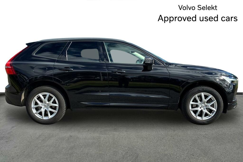 Volvo XC60 Momentum, B5 Mild Hybrid Black #4