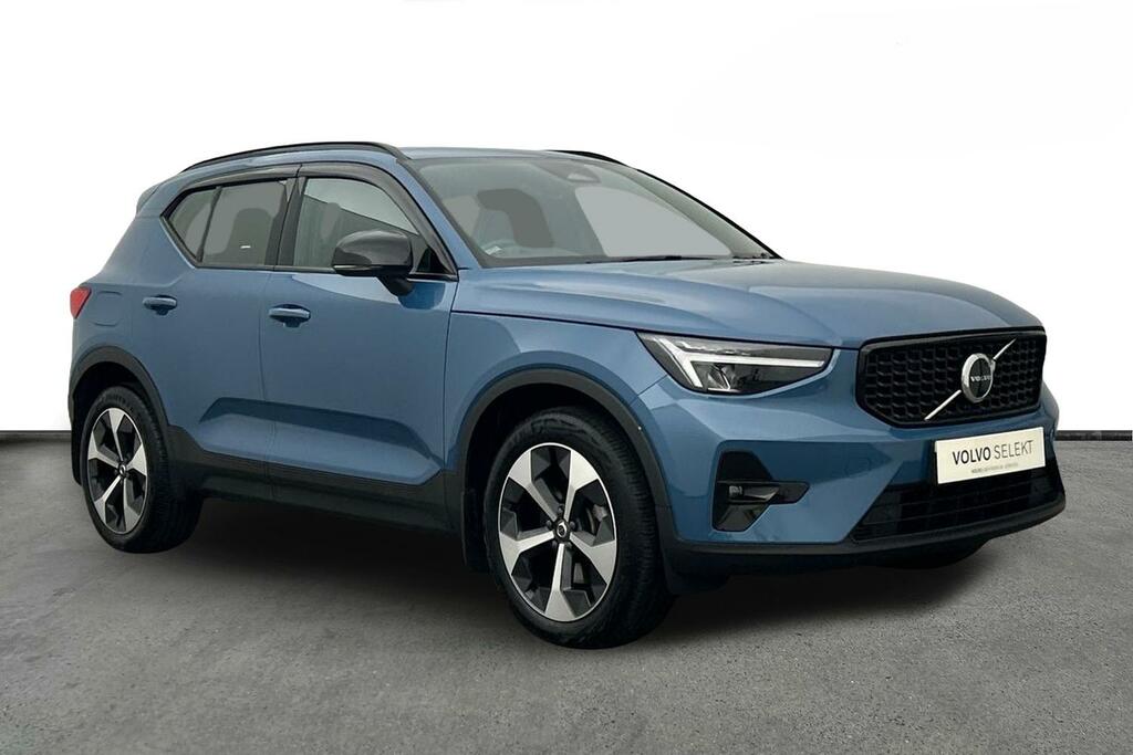 Volvo XC40 Plus, B3 Mild Hybrid, Dark Blue