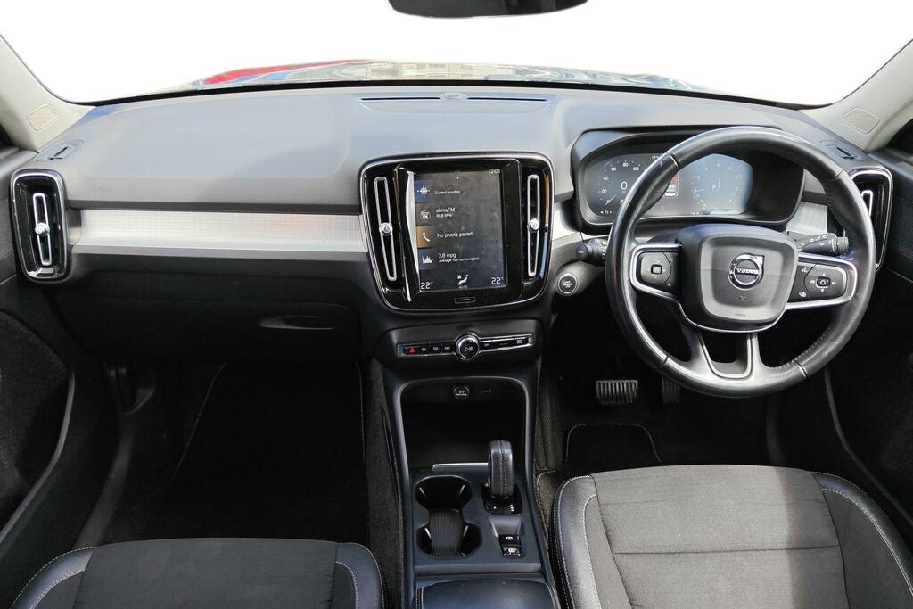 Volvo XC40 2.0 T4 Momentum Awd Geartronic Black #6