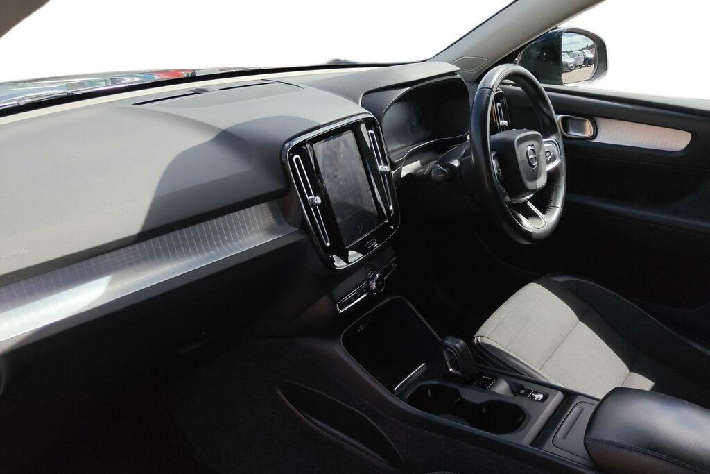 Volvo XC40 2.0 T4 Momentum Awd Geartronic Black #2
