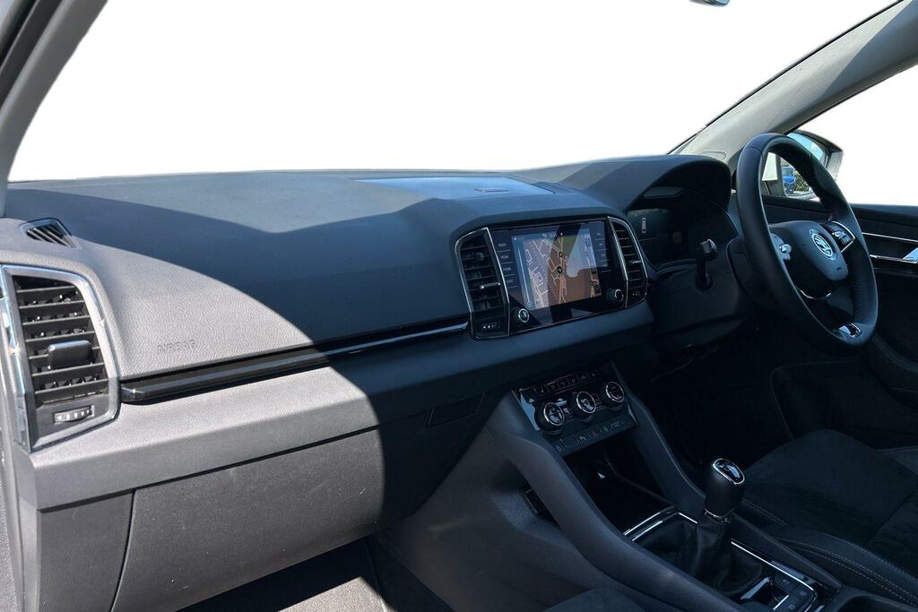 Skoda Karoq 1.5 Tsi Se L SP24VRJ White #2
