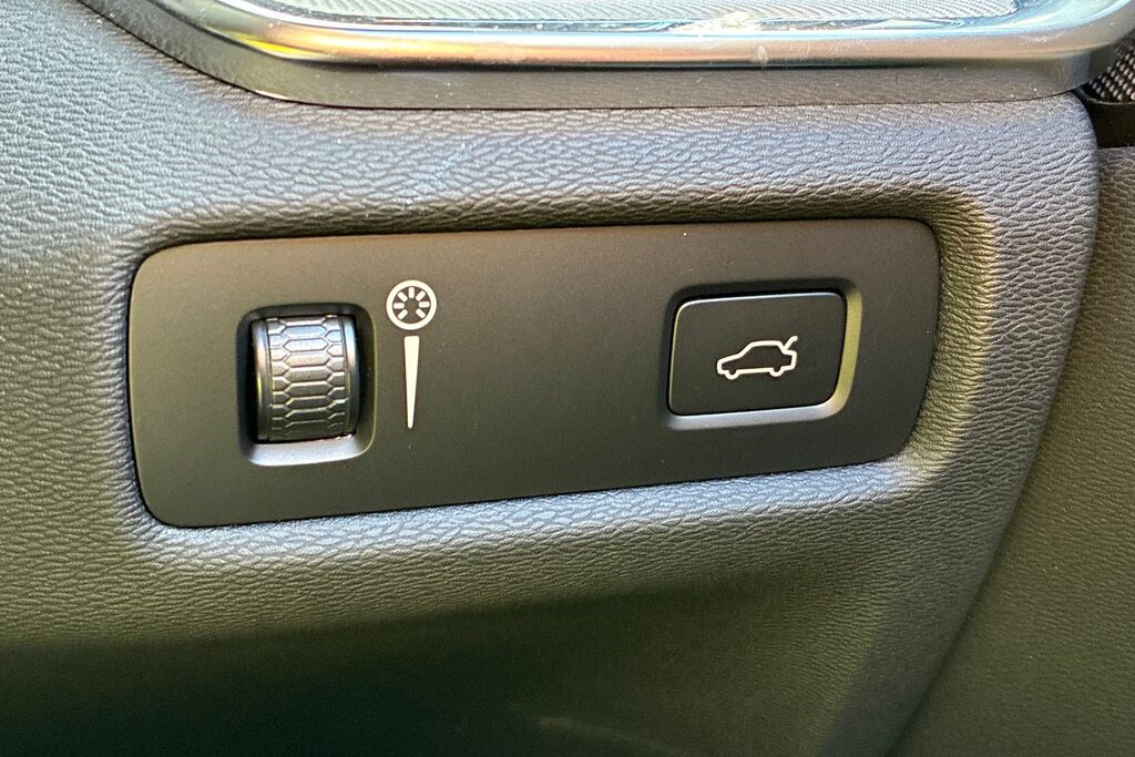 Volvo S60 Inscription, B5 Mild Hybrid Panroof, Power Front Grey #24