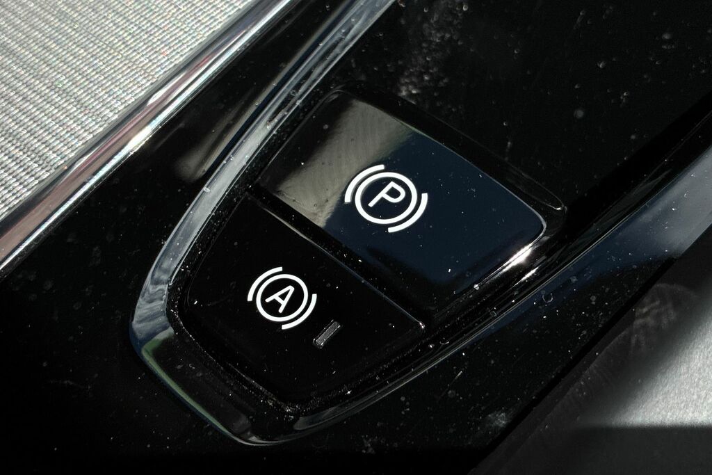 Volvo S60 Inscription, B5 Mild Hybrid Panroof, Power Front Grey #27