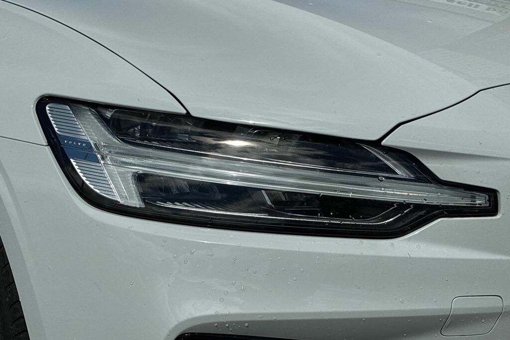 Volvo S60 Inscription, B5 Mild Hybrid Panroof, Power Front Grey #17