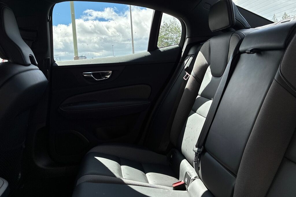 Volvo S60 Inscription, B5 Mild Hybrid Panroof, Power Front Grey #16
