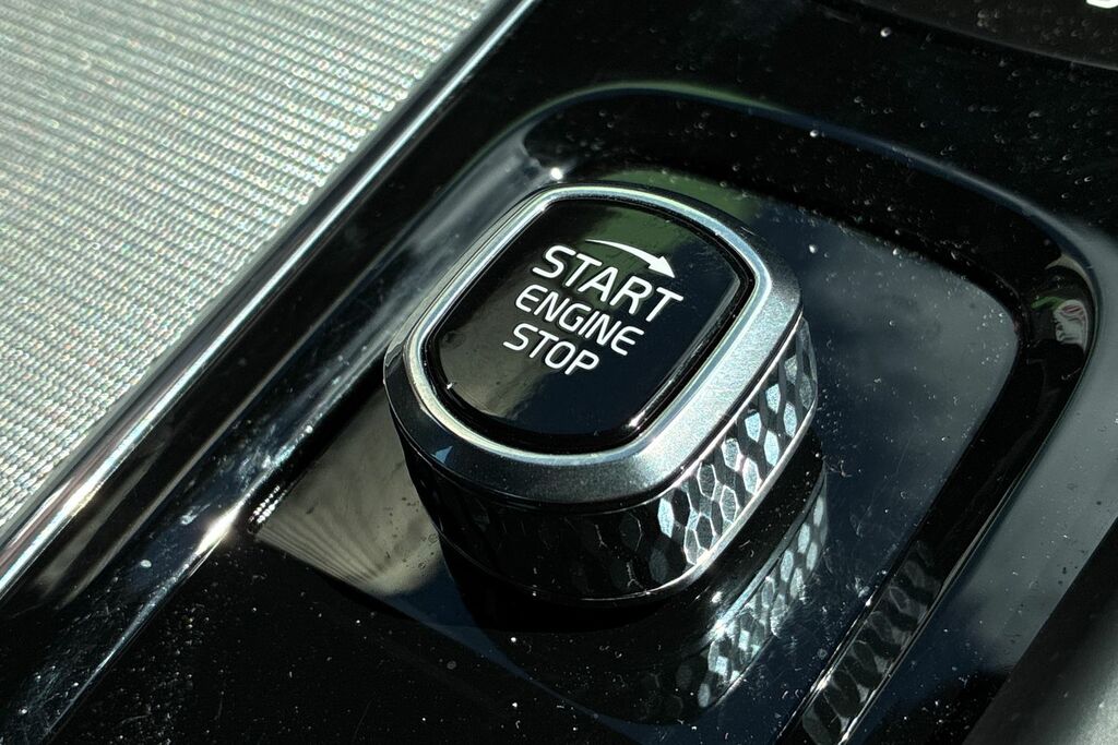 Volvo S60 Inscription, B5 Mild Hybrid Panroof, Power Front Grey #26