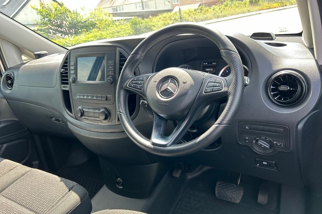 Mercedes-Benz Vito Vito 114 Cdi Select 9-Seater 9G-tronic Black #10