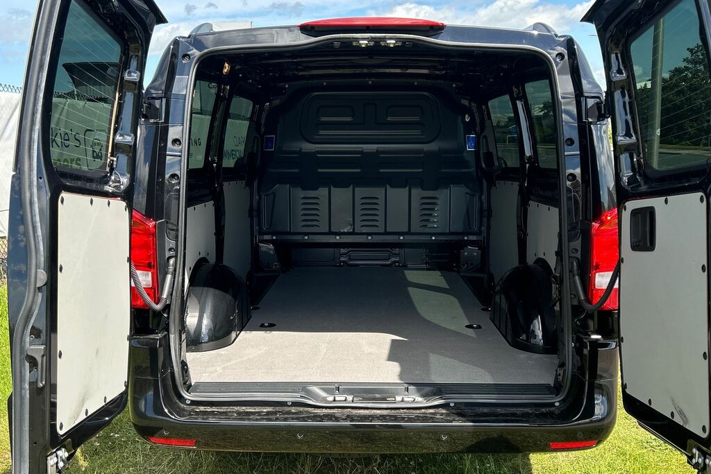Mercedes-Benz Vito Vito 114 Cdi Select 9-Seater 9G-tronic Black #11