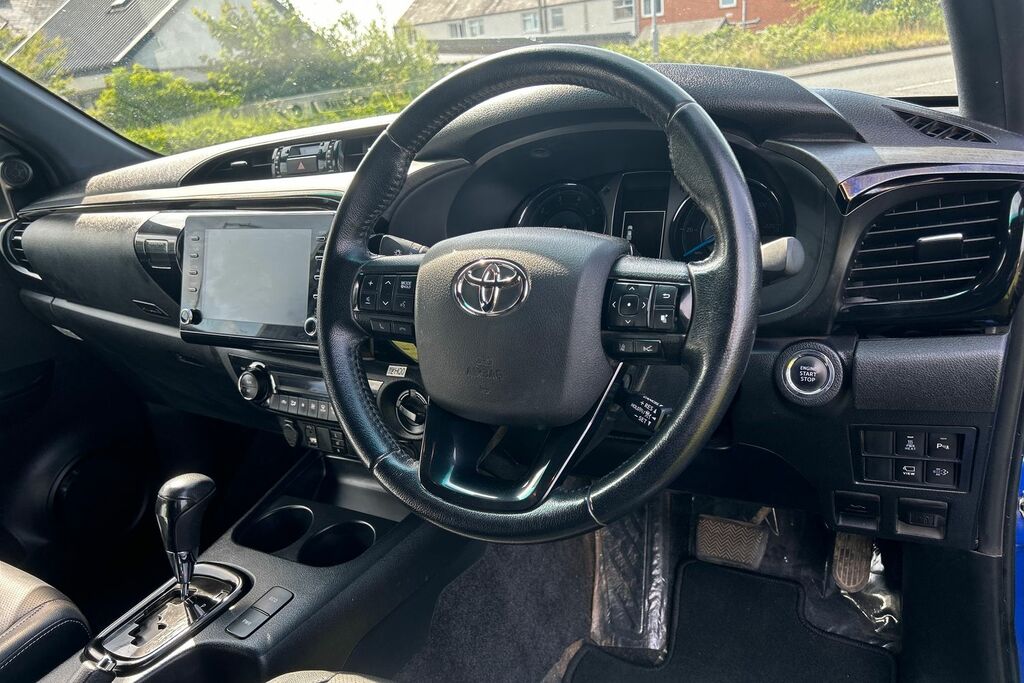 Toyota HILUX Invincible X Dcab Pick Up 2.8 D-4d Blue #6