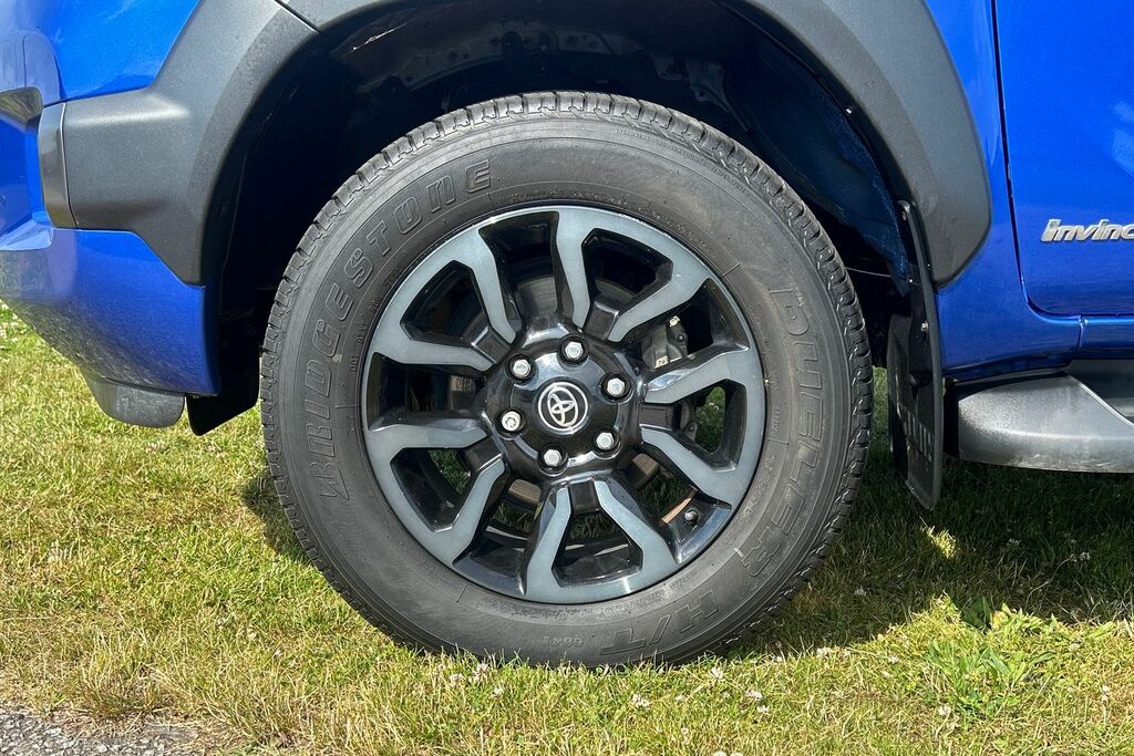 Toyota HILUX Invincible X Dcab Pick Up 2.8 D-4d Blue #5