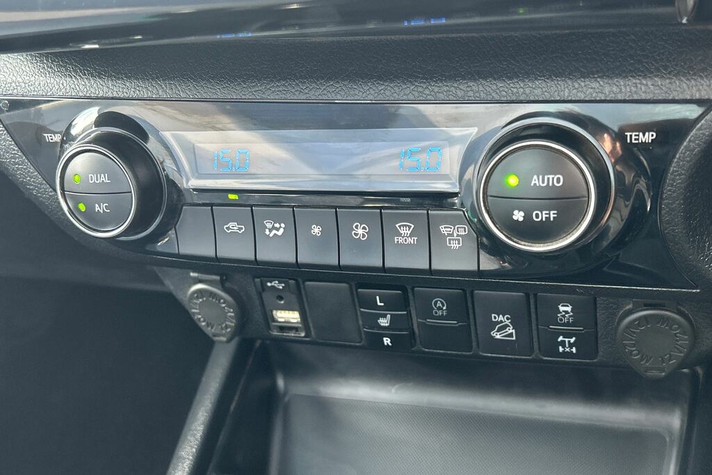 Toyota HILUX D-4d Gr Sport Grey #17