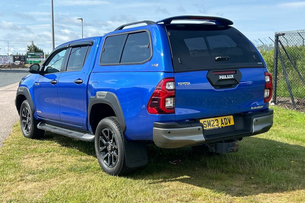 Toyota HILUX Invincible X Dcab Pick Up 2.8 D-4d Blue #3