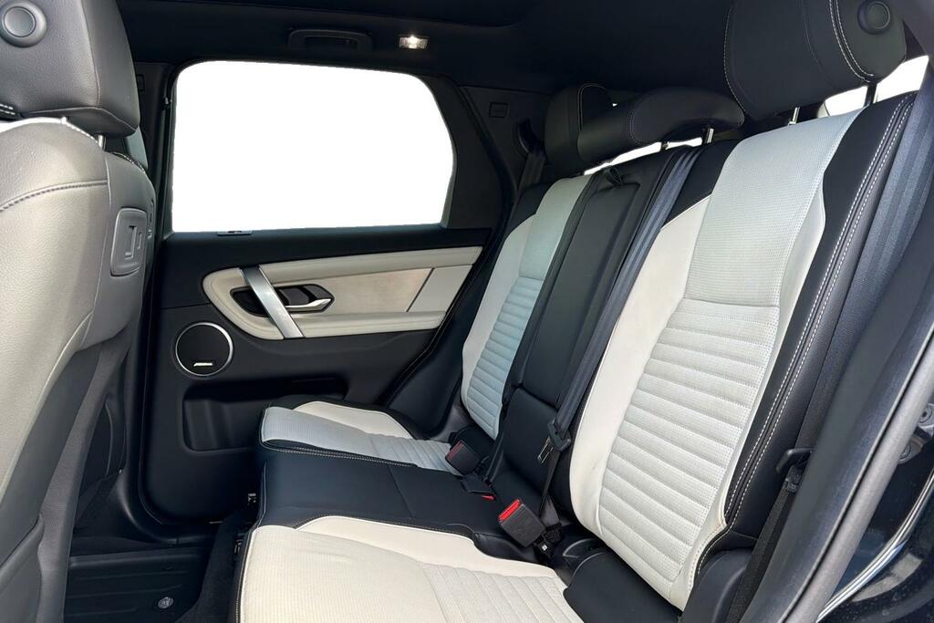 Land Rover Discovery Sport P270e Landmark Black #4
