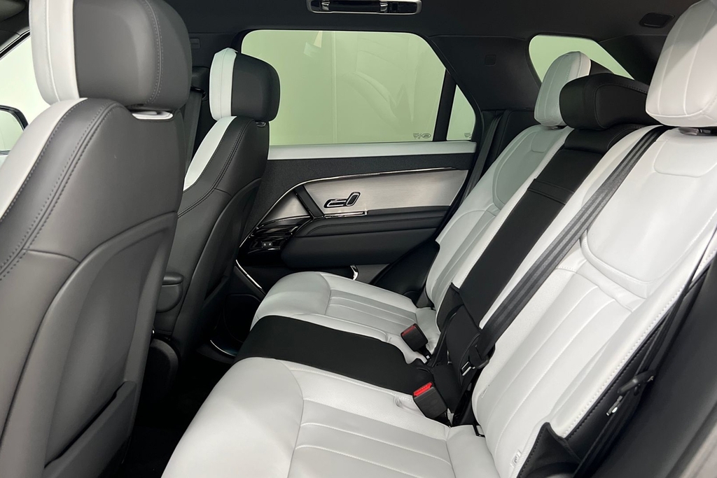 Land Rover Range Rover Sport D300 Edition SM26VTO Black #4