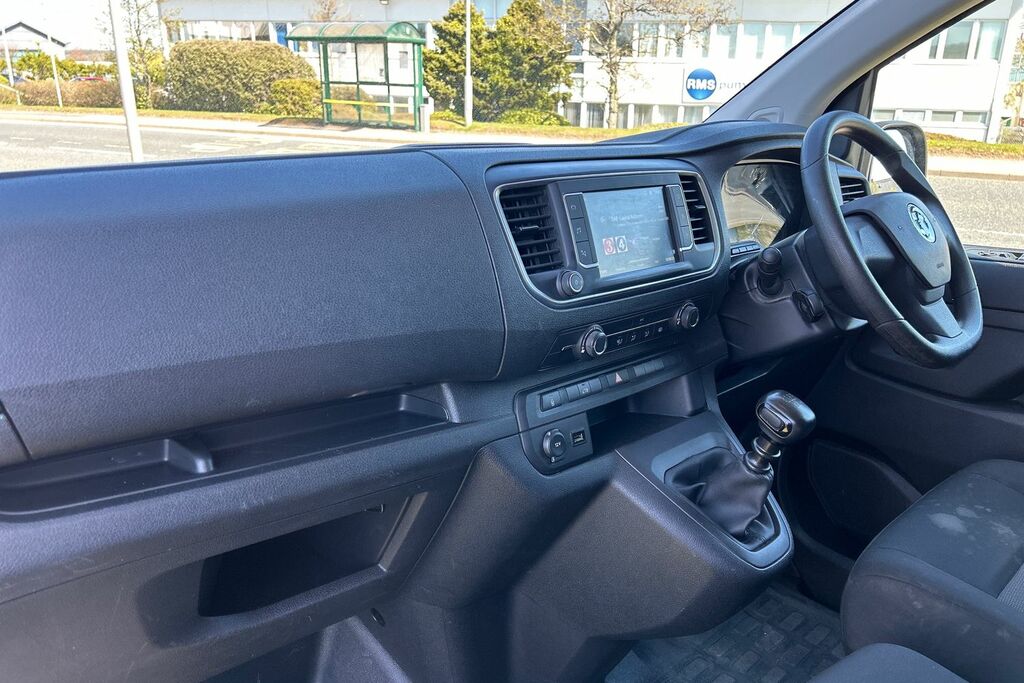 Vauxhall Vivaro 2700 1.5D 120Ps Pro H1 Van White #2