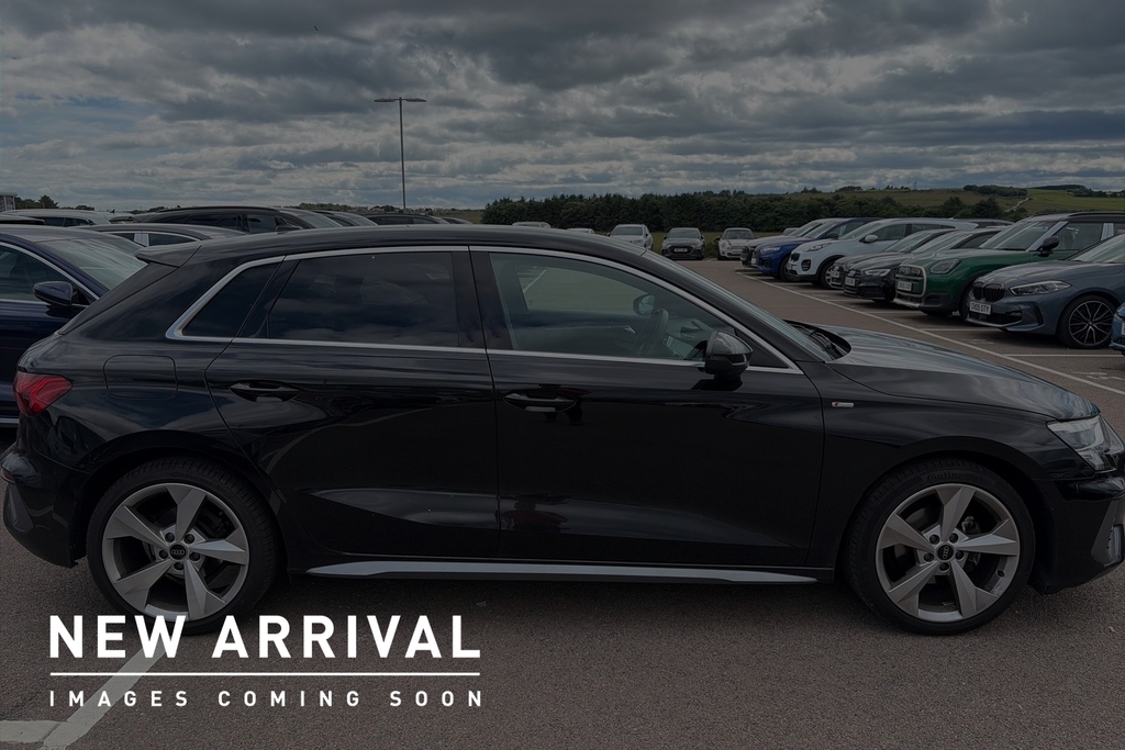 Audi A3 1.5 Tfsi 35 S Line Saloon S Tronic Euro Green #4