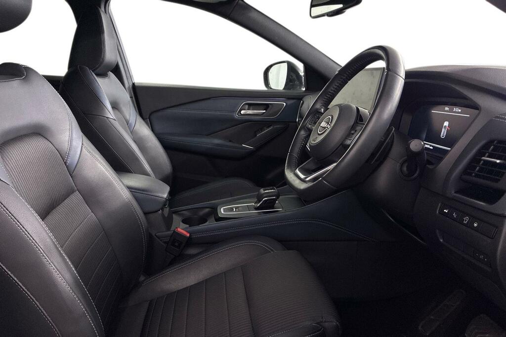 Nissan Qashqai 1.3 Dig-t Mh 158 Acenta Premium Xtronic Silver #3