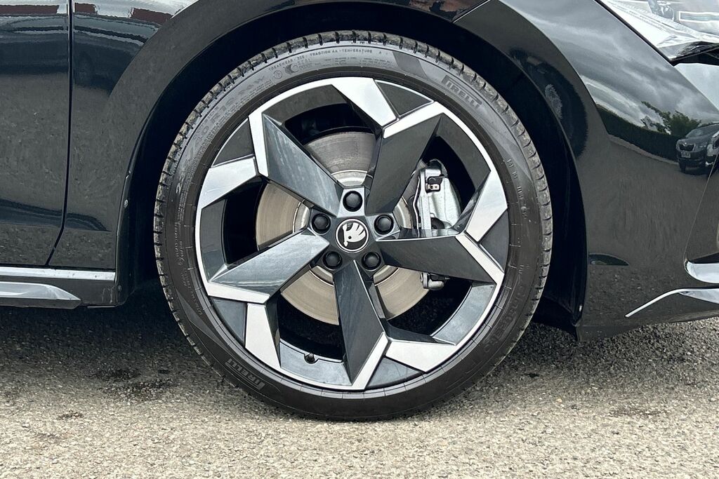 Skoda Superb 2.0 Tdi 193 Sportline 4X4 Dsg Black #5