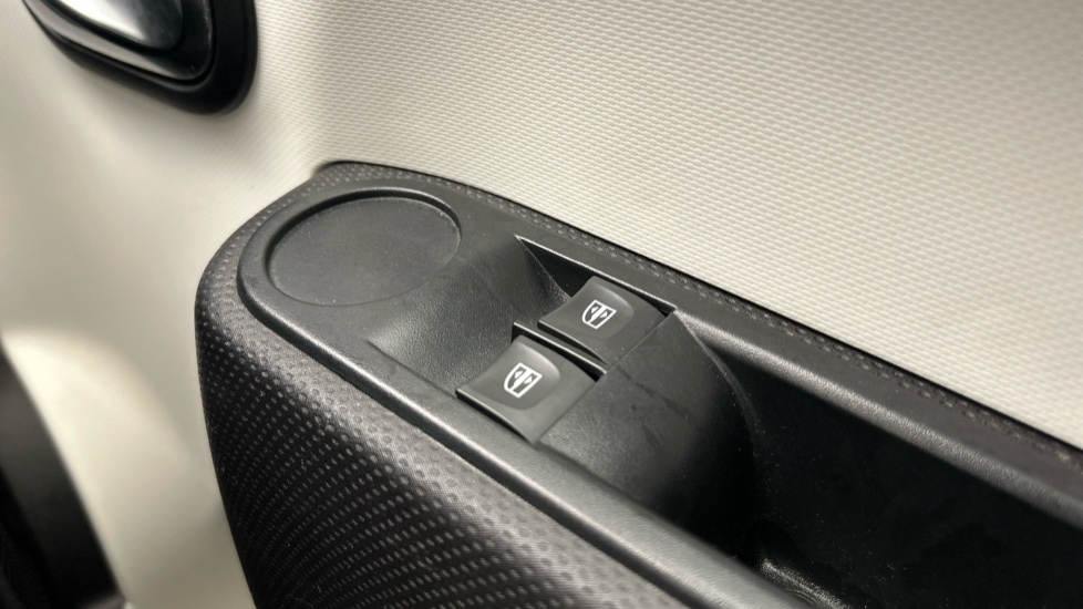 Renault Twingo Hatchback Black #23