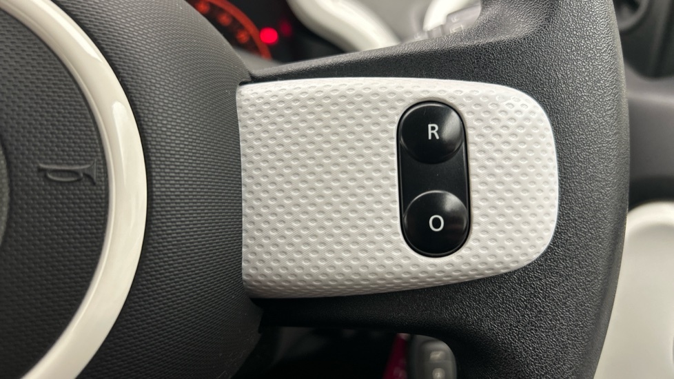 Renault Twingo Hatchback Black #30