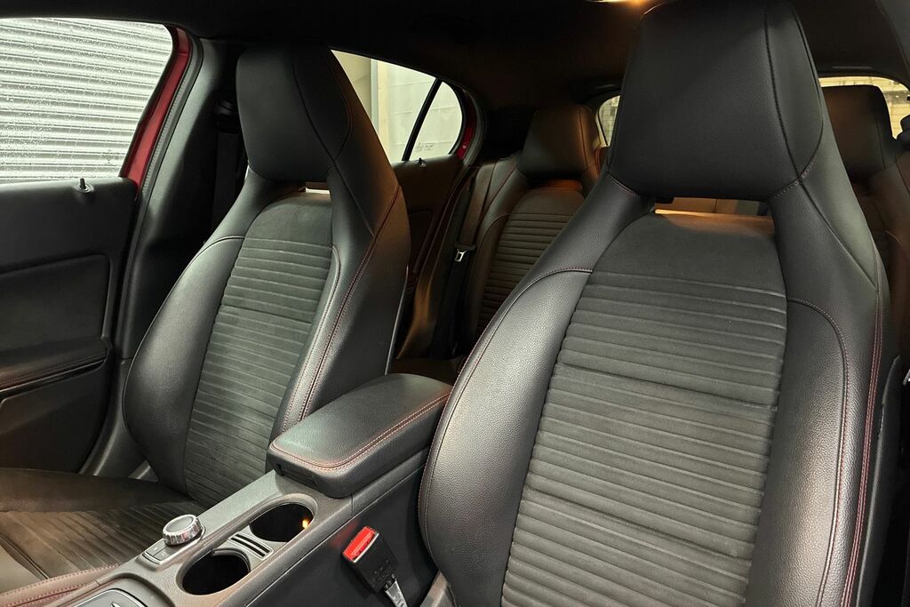Mercedes-Benz GLA Class Suv 1.6 Gla180 Urban Edition 7G-dct Euro 6 Ss 5 Grey #16