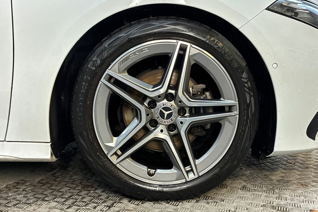 Mercedes-Benz A Class A180 Amg Line Executive SV73KAE White #5