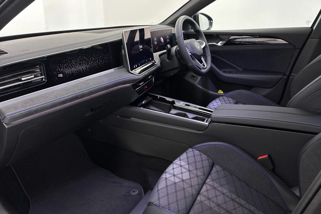 Volkswagen Passat 1.5 Etsi R-line Dsg Grey #2
